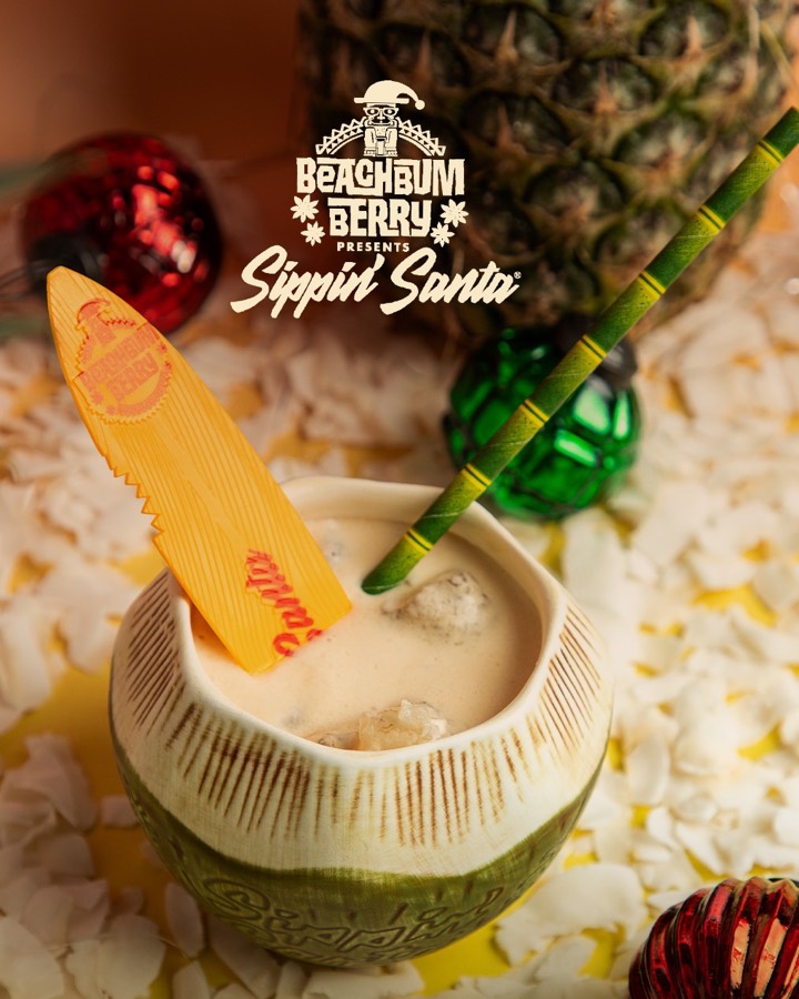 A Sippin&rsquo; Santa Cocolada mug holding a blended colada.